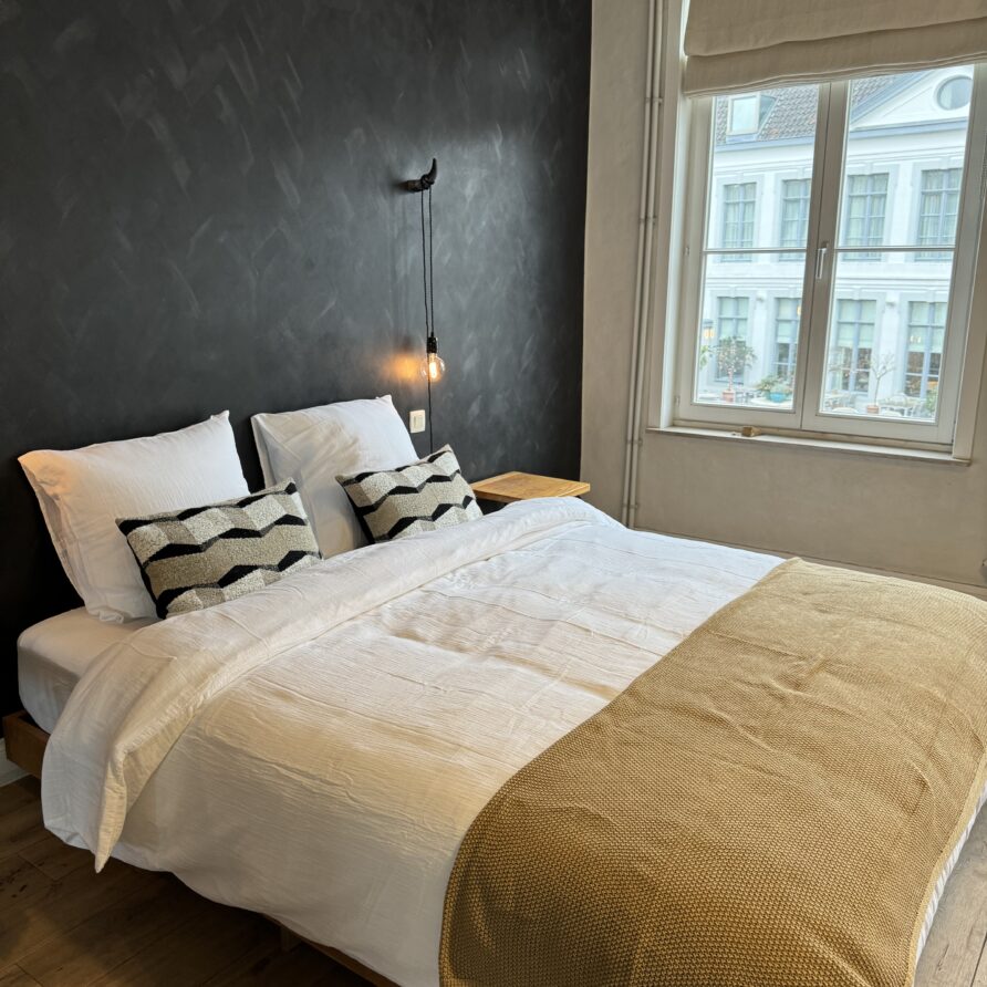 Canal Room