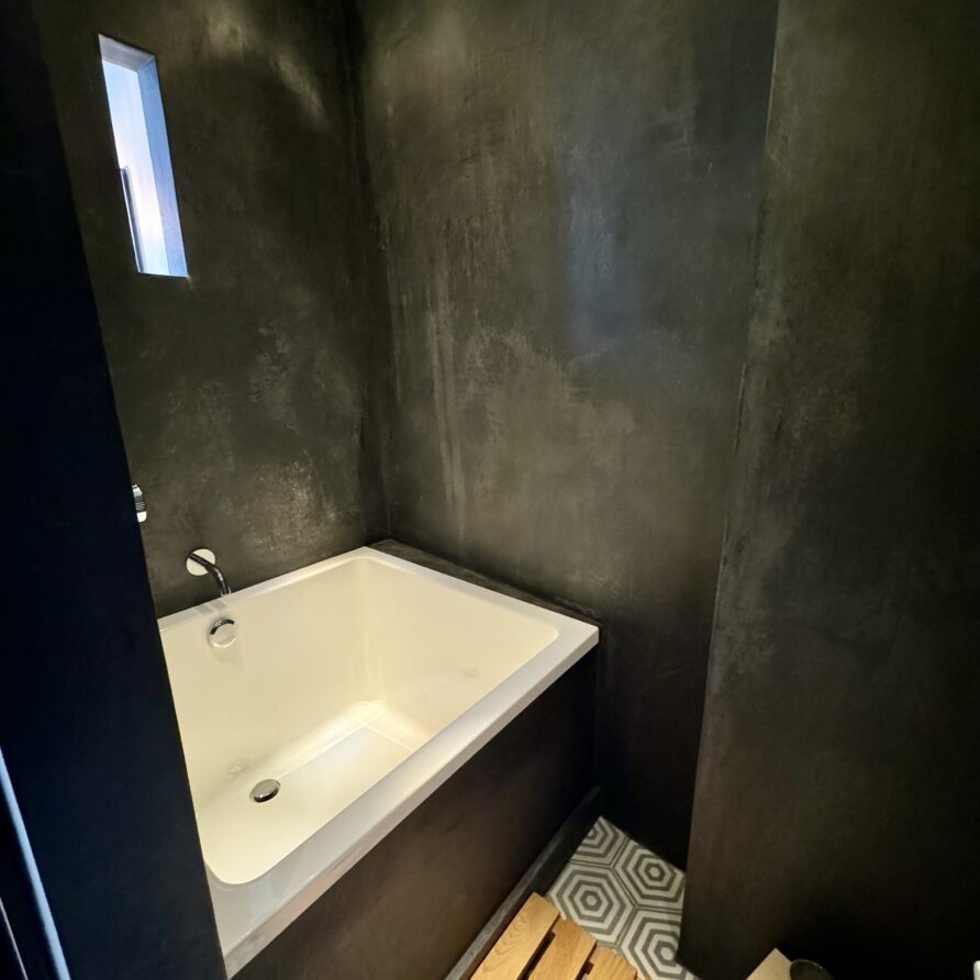 Canal Room