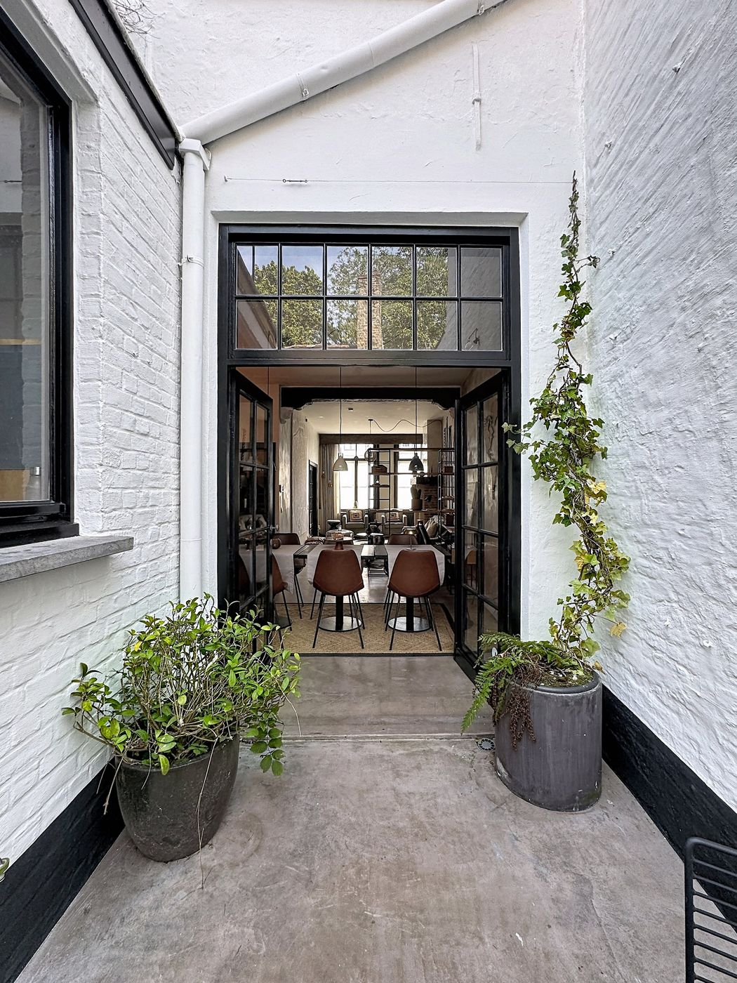 The courtyard, looking in to the breakfast room